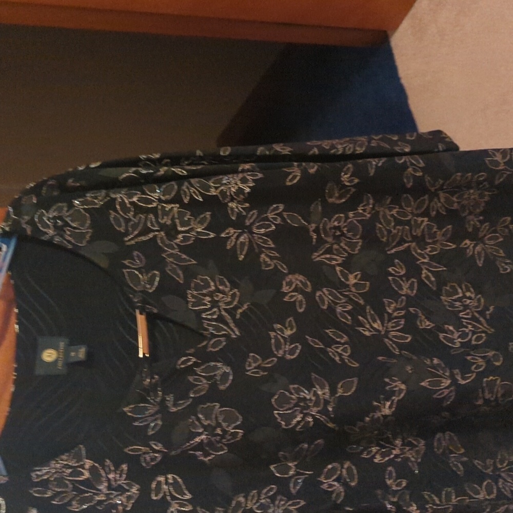 Black and Sparkly  Top. 1X.  Long Sleeve  SALE